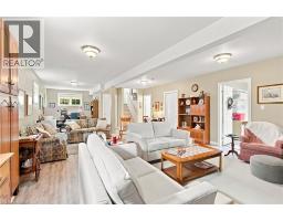 32 BREWSTER Way - 19