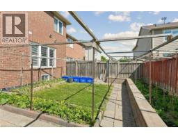 10 KLEMSCOTT Road - 34