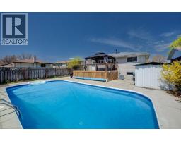 682 GLEN FORREST Boulevard - 27
