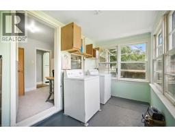 2718 UPPER JAMES Street - 13