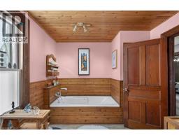 113 FREELTON Road - 23