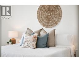 10 SPARROW Crescent - 24