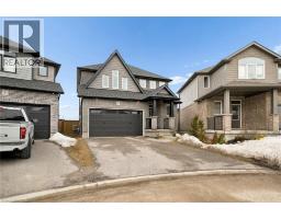 10 SPARROW Crescent - 3