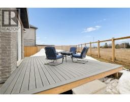 10 SPARROW Crescent - 39