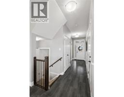10 SPARROW Crescent - 9