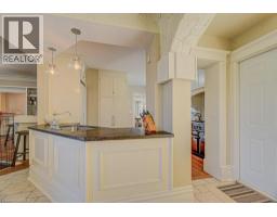 2032 CORONATION Avenue - 10