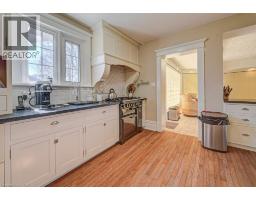 2032 CORONATION Avenue - 14