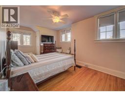 2032 CORONATION Avenue - 26