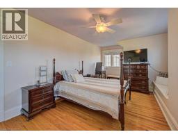 2032 CORONATION Avenue - 27