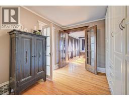 2032 CORONATION Avenue - 29