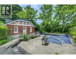 2032 CORONATION Avenue - 31
