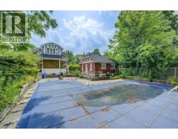 2032 CORONATION Avenue - 32