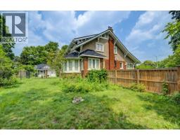 2032 CORONATION Avenue - 37