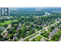 2032 CORONATION Avenue - 40
