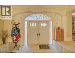 2032 CORONATION Avenue - 7