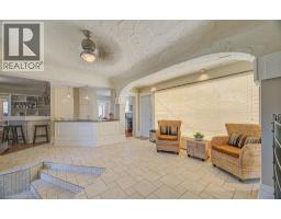 2032 CORONATION Avenue - 8
