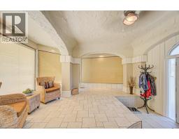 2032 CORONATION Avenue - 9