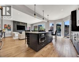 701 BREAKWATER Crescent - 9