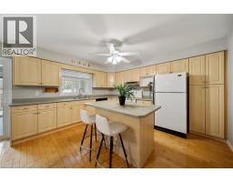 16 MACPHERSON Drive - 11