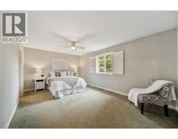 16 MACPHERSON Drive - 16