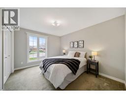 16 MACPHERSON Drive - 24