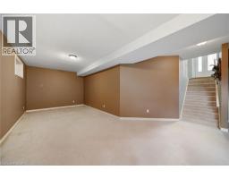16 MACPHERSON Drive - 30