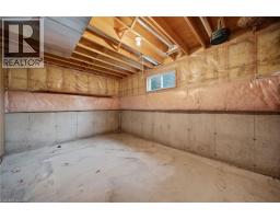 16 MACPHERSON Drive - 38
