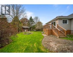16 MACPHERSON Drive - 43