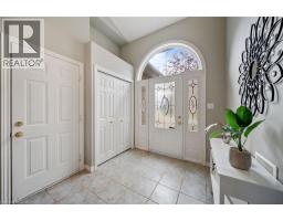 16 MACPHERSON Drive - 5