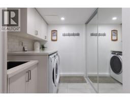 100 LAKESHORE Road E UnitNo. 303 - 27
