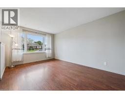 49 BROKEN OAK Crescent - 8