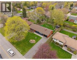 147 CHURCHILL Drive - 32