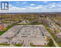 147 CHURCHILL Drive - 36