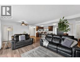 269 ROBINSON Street - 27