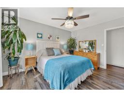 269 ROBINSON Street - 30