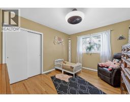 269 ROBINSON Street - 36