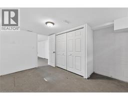 269 ROBINSON Street - 40