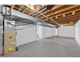 269 ROBINSON Street - 42
