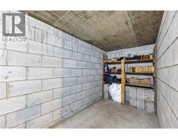 269 ROBINSON Street - 44