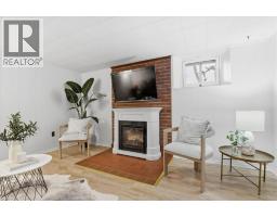 44 DUPONT Street - 23