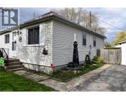 36 WOODHOUSE Avenue - 2