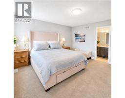 70 HALLIDAY Drive - 16