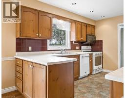 28 STRAUSS Court - 16