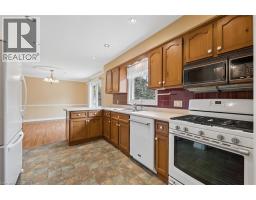 28 STRAUSS Court - 17