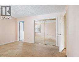 28 STRAUSS Court - 21