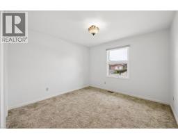 28 STRAUSS Court - 24