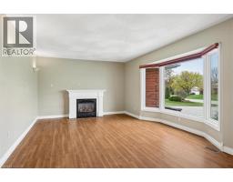 28 STRAUSS Court - 8