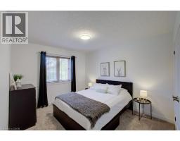 76 KENNEDY Road - 28