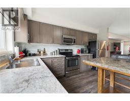 399 GREENFIELD Avenue - 11