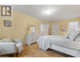 444 BURNETT Avenue - 26